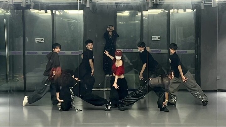 The seven-person group dance is so cool