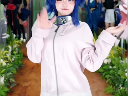 Trứng gà quê Lai Hoàng dễ thương phiên bản nguyên chất