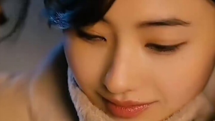 Yin Yue meniru gerakan khas Han Lao Mo, tapi Lao Mo tidak bisa melakukannya lagi hahahaha