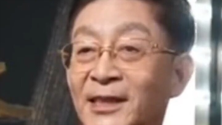 كثير من الناس مدينون له باعتذار.