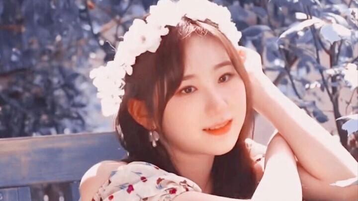 【Lee Chae-yeon】Suka banget lihat sang penari utama menari! Coba rasakan intensitasnya! Kumpulan poto