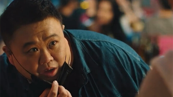 Kinh doanh của ông bố quá đắt khách nên cậu con trai thuê người đến quậy phá, ai ngờ “gừng càng già 