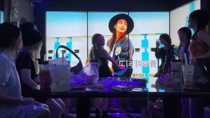 Thật hạnh phúc biết bao khi được hát karaoke cùng một nhóm các cô gái Kara