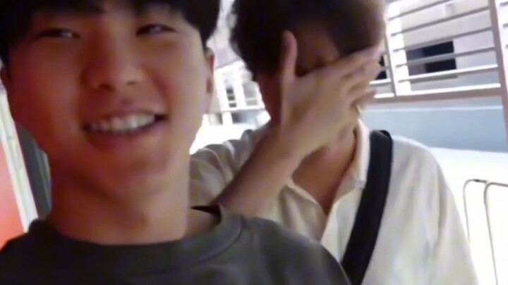 【seventeen】Khi các thành viên biết Hoshi đang quay vlog về thời quân đội