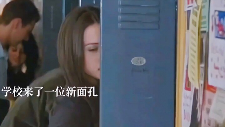 Mối tình học đường giữa cậu ấm nhà giàu và cô gái hiệu trưởng