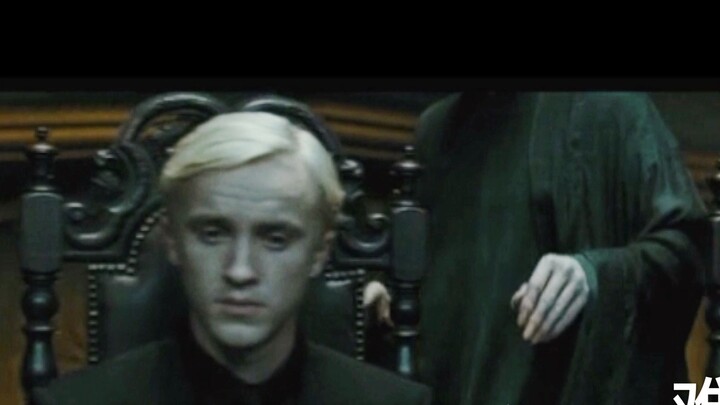 Saat rumah Malfoy merayakan Tahun Baru Imlek. .