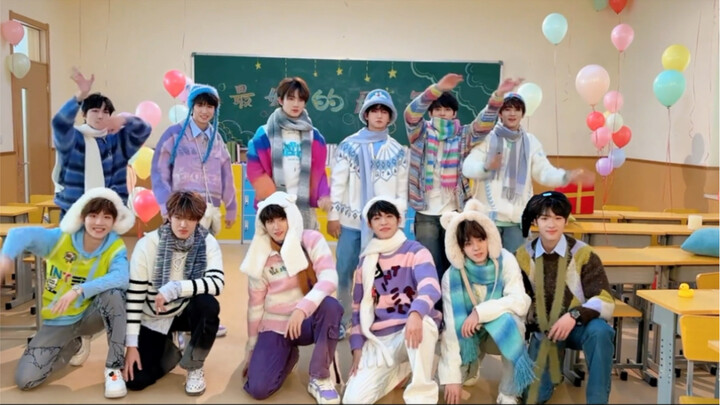 สมาชิก三代ของครอบครัว TF เต้นท่าเต้นยอดนิยมบนอินเทอร์เน็ตประจำเดือนมกราคมถึงธันวาคม จางเจ๋ออวี่และเติ้