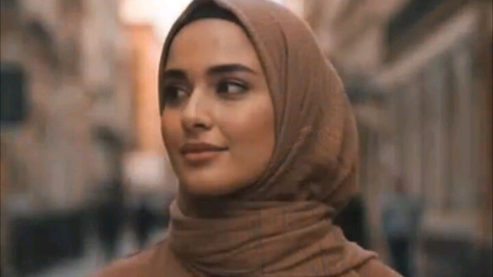 London's Modest Beauty | AI Hijabi Girl Walking | 4K