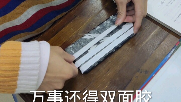 The teacher’s brilliant move when checking phones in class