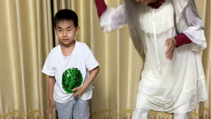 Ibu, tolong pukul aku lagi