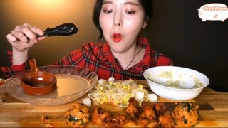 Chân gà rút xương tẩm ướp gia vị, cơm viên kimchi rong biển, trứng hấp 6 #amthuc