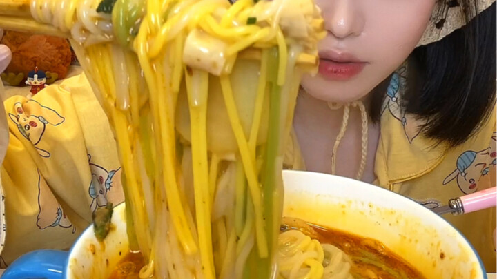 Haha! A review of the super popular instant noodles and rice noodles! Haha