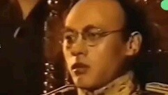 Saat Tuan Hou masih muda, beliau cukup baik, tapi kenapa jangkauan aktingnya semakin menyempit belak