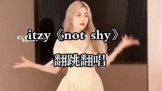 【Itzy】Vẫn còn hy vọng cho ngành giải trí trong nước. Trần Trác Hiên cầm micro nhảy rất vững vàng, kh