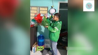 Cha shipper đi làm về 'TẶNG CON' món quà 'ĐẮT NHẤT THẾ GIỚI' khiến nhiều người cay mắt #lifestyle
