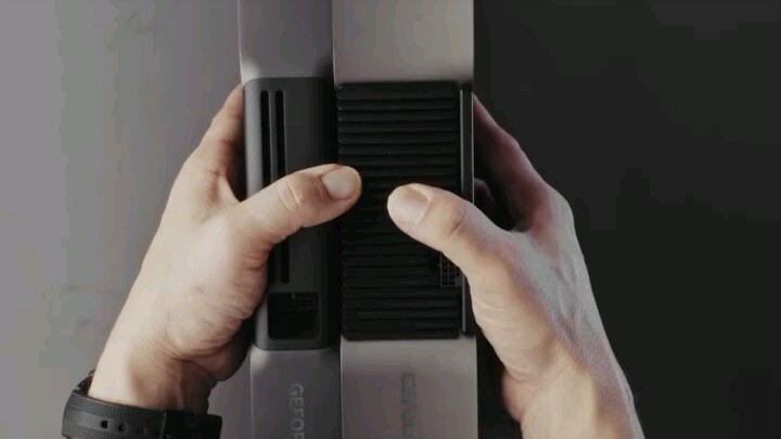 แกะกล่อง GeForce RTX 5090 รุ่น Founders Edition ใช้กระดาษคราฟท์รักษ์โลก!