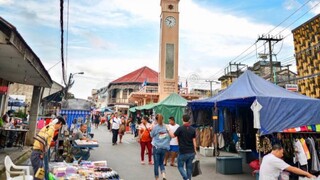 เดินเล่นถนนคนเดินนครพนมชมบ้านชาวไทยเชื้อสายเวียดนาม Famous Night Walking Street in Nakhon Phanom