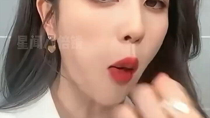 The demonic special effects that Bailu can’t trigger are almost turning this into a mukbang—“Bailu”!