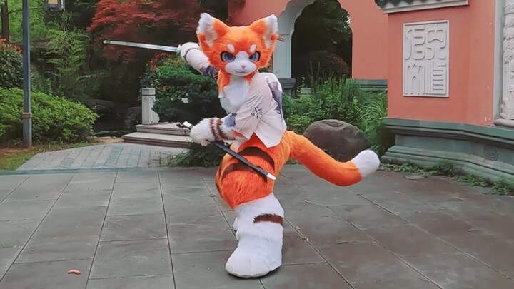 Furry suit + martial arts + Pure Land? Rui Shou's second translation of "Pure Land" with sword dance
