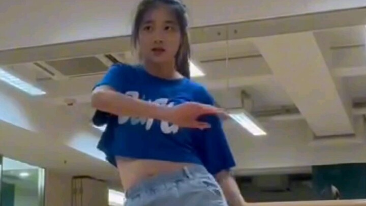 ฉากสัมภาษณ์ i-Dance Club ของจริง... น้องใหม่ล้มฟุบพร้อมคำพูด...
