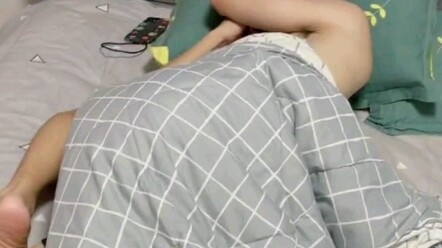Bạn cùng phòng này đang nói gì mà dữ dằn thế?