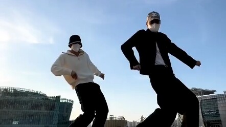Kim Jong-in × CIX Bae Jin-young thử thách nhảy “Rover”