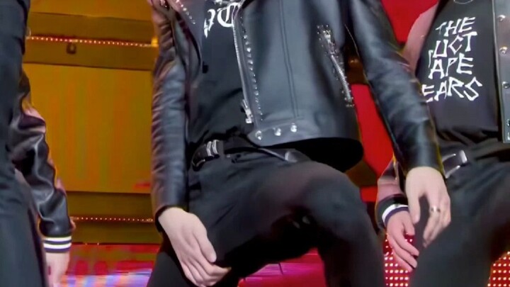 [Park Ji-sung] Honey, could you let me touch you too?