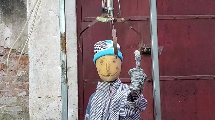 جهاز مساعد لنزع القبعة! اختراع من NB