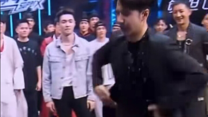 تعليقات ساخنة من مستخدمي تيك توك على "مختارات رقص وانغ يبو" — قسم التعليقات مليء بالإشادة من المعجبي