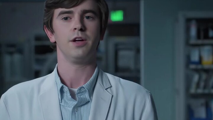 Dokter Hebat: Sean dan sang Ahli—Sean selalu berhasil menghancurkan wajah si Ahli di momen-momen kru