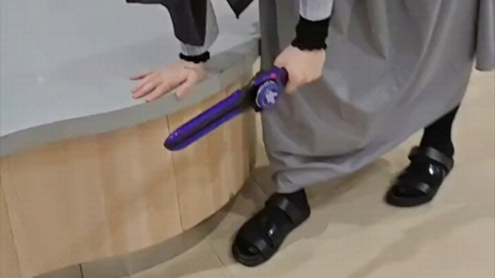 Con quay kiếm xoay