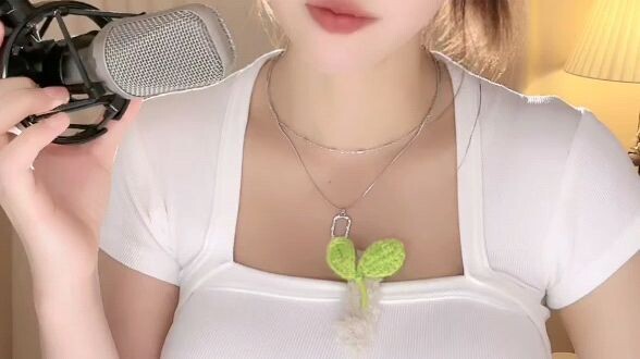 抖音音乐人弹唱:小漓