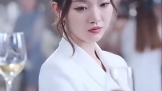 Tunangan_selingkuh,_tapi_aku_dimanja_CEO_miliarder_tampan!(480p)
