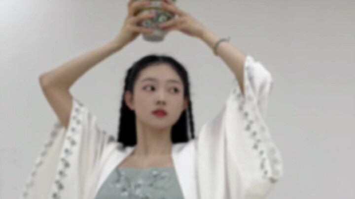 Hán phục kết hợp vũ đạo Mông Cổ – đậm chất phối hợp phong cách!