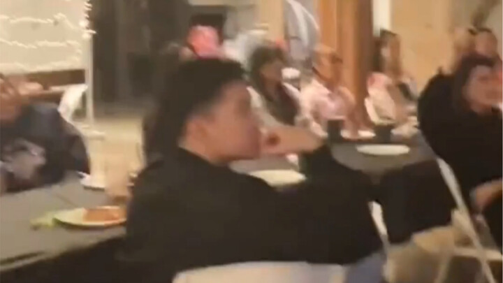 Buổi tụ tập toàn meme K-pop, sao mà cái nào cũng trúng ngay điểm cười của mình vậy haha haha