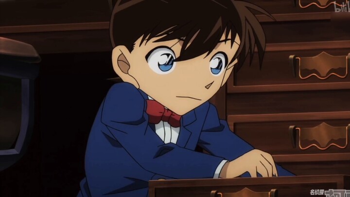 Yang berkacamata itu Conan, apa hubungannya denganku Shinichi? Saya tidak ingin memakai kacamata, me