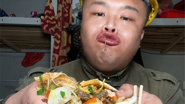 Ăn cơm ư?
