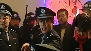 警察去娱乐城抓人却被保护伞阻拦
