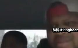 “爸 你为啥看小姑娘”