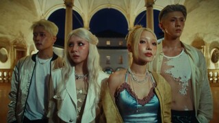 تم إصدار الفيديو الموسيقي لأغنية KARD الأخيرة "Tell My Momma"