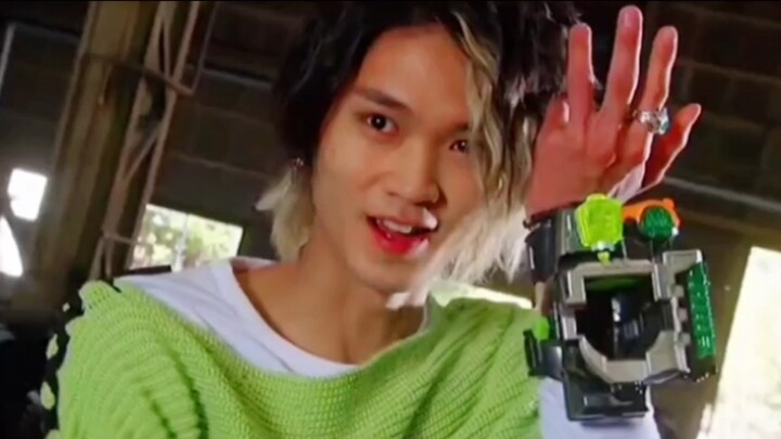 Some people are Kamen Riders on the surface, but are actually bad boys behind the scenes.
