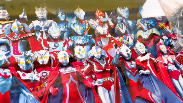 Em vẫn là cậu bé tin vào ánh sáng, còn anh, anh vẫn tin vào ánh sáng! Ultraman biến hình!