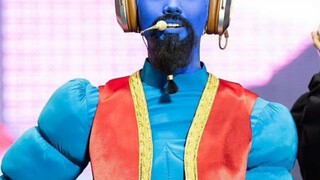 ما مدى التباين بين أزياء الهالوين الخاصة بالأصنام عندما ظهروا لأول مرة وبعد عامين؟