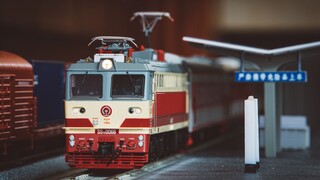 [โมเดลรถไฟ] Million City Train Model HO Scale Shaoshan 7C รถจักรไฟฟ้าการประเมินแกะกล่อง