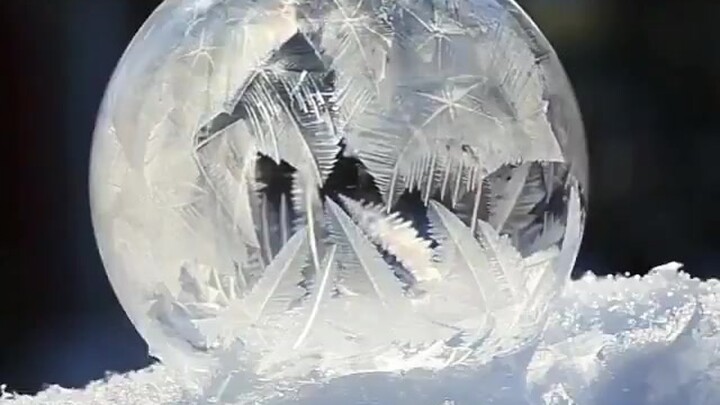 The moment the bubbles freeze! So beautiful!!!