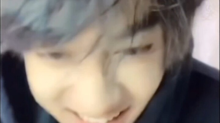 تشي تشنغ يمكنه أن يلحق بـ تيان لي في وقت مبكر (الكثير من هذه الضغطات على البطن!! أحب مشاهدتها!! لا ت