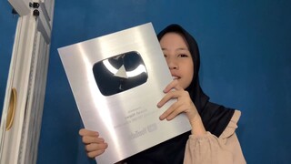 UNBOXING SILVER PLAY BUTTON!! +Face cam