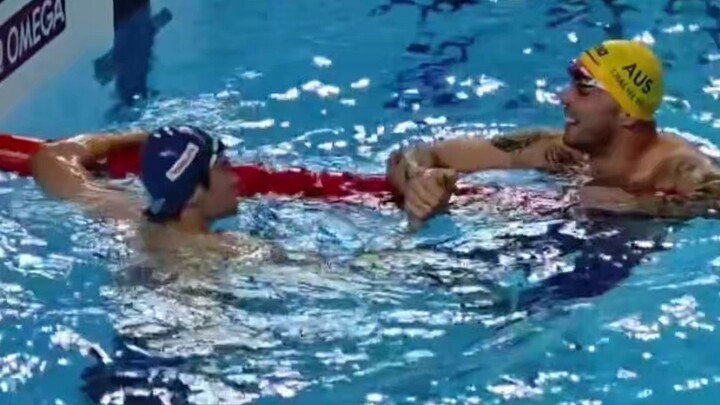 Chalmers: Kalian pergi saja, aku harus absen dulu!!