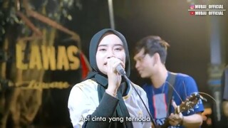 penuh kepalsuan (yelse) VOC. Yaya ft mubai at tri suaka live performance