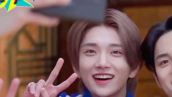ดูเหมือนว่าเขาจะรู้ตัวว่าน่ารักมาก